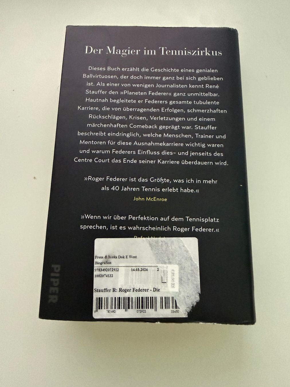Libri: Buch - Roger Federer - Die Biographie - René Stauffer – Usato da Rapperswil SG venduto da movingpictures 1