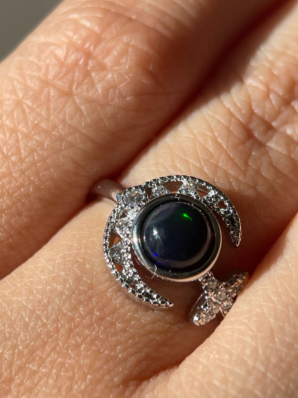 Edelsteine: Australischer Schwarzer Edelsteinring Naturstein Opal – Neu und originalverpackt aus Schiers von sisikristall