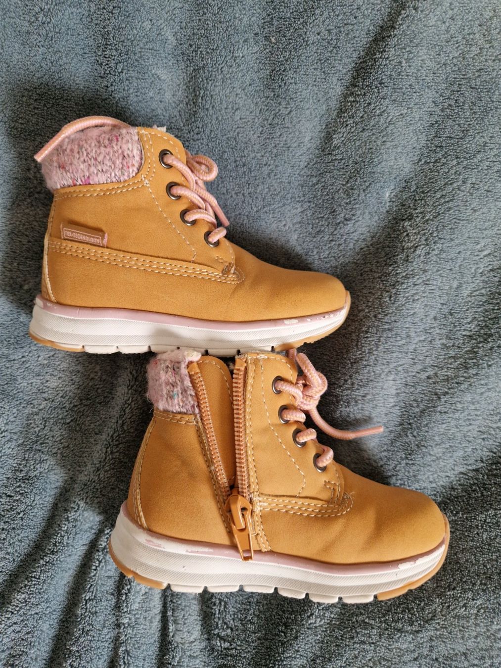 Fila Scarpe per ragazze: Schuhe FILA grösse 21 – Usato da Heimberg venduto da Eleanor20 3