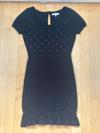 Kleid schwarz Grösse L mit Sternen gestreift Grösse 88cm