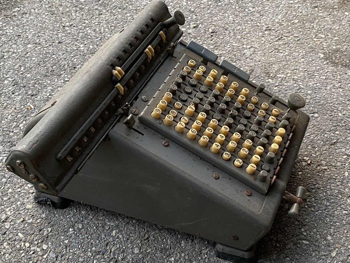 Tutte le macchine: Alte Rechenmaschine Monroe – Difettoso da Sutz venduto da Cash900 4