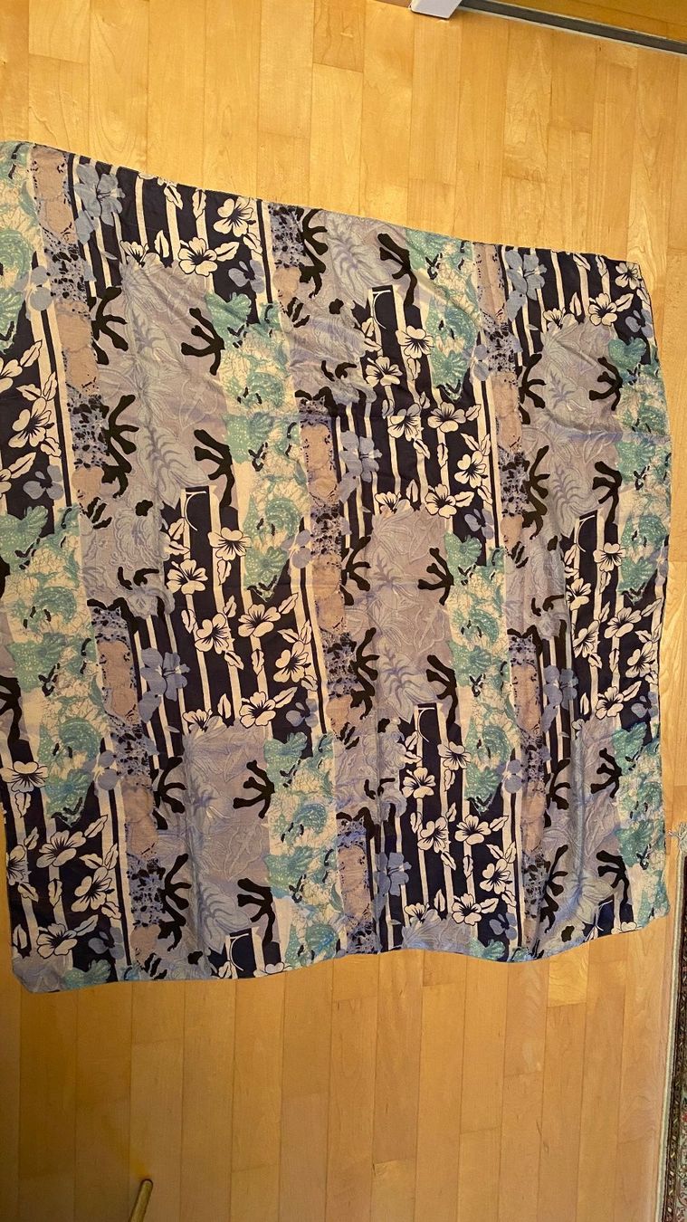 Foulards, Tücher & Schals: Seidenfoulard – Gebraucht aus luzern von bar_5gtr