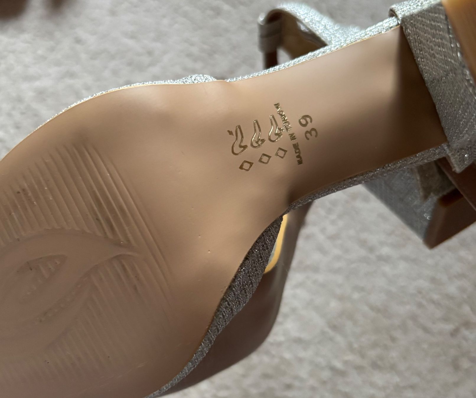 Scarpe da donna: Pumps High Heels Gr. 39 – Usato da Winterthur venduto da Bilure 3
