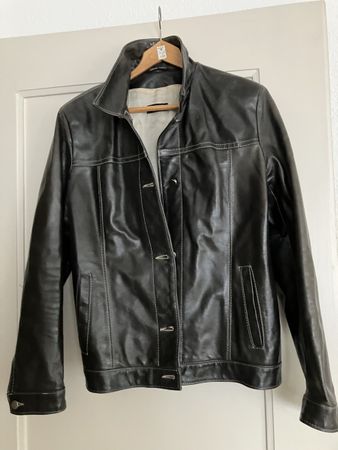 Schwarze Lederjacke Grösse 40,guter Zustand