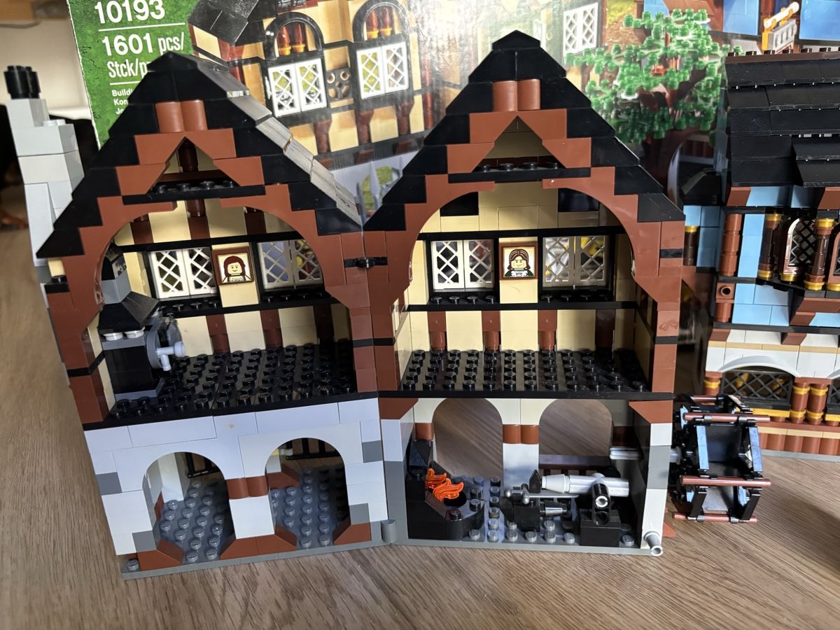 Lego Baukästen: LEGO Castle 10193  – Gebraucht aus Zürich von fra_f66n 2
