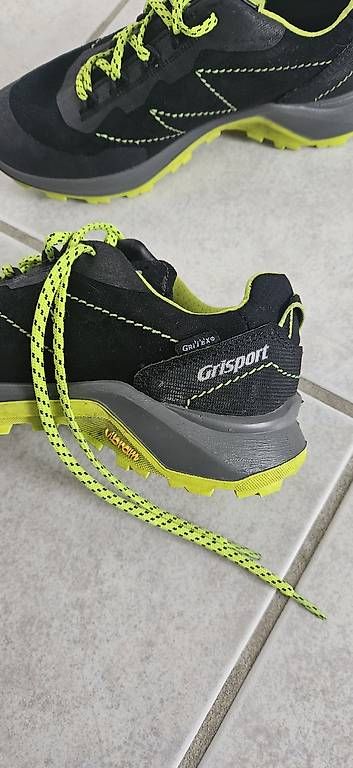 Scarpe per ragazzi: Trekking Schuhe – Usato da Hirschthal venduto da Karinmogli 1