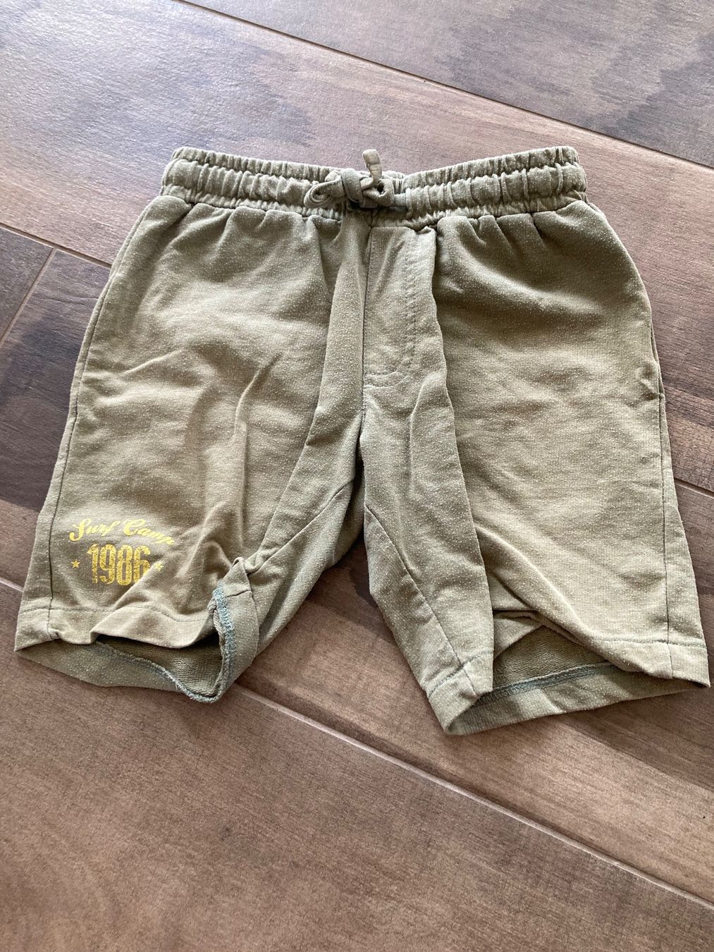 Pantaloni: kurze Hosen – Usato da Schnottwil venduto da jor_8w6d