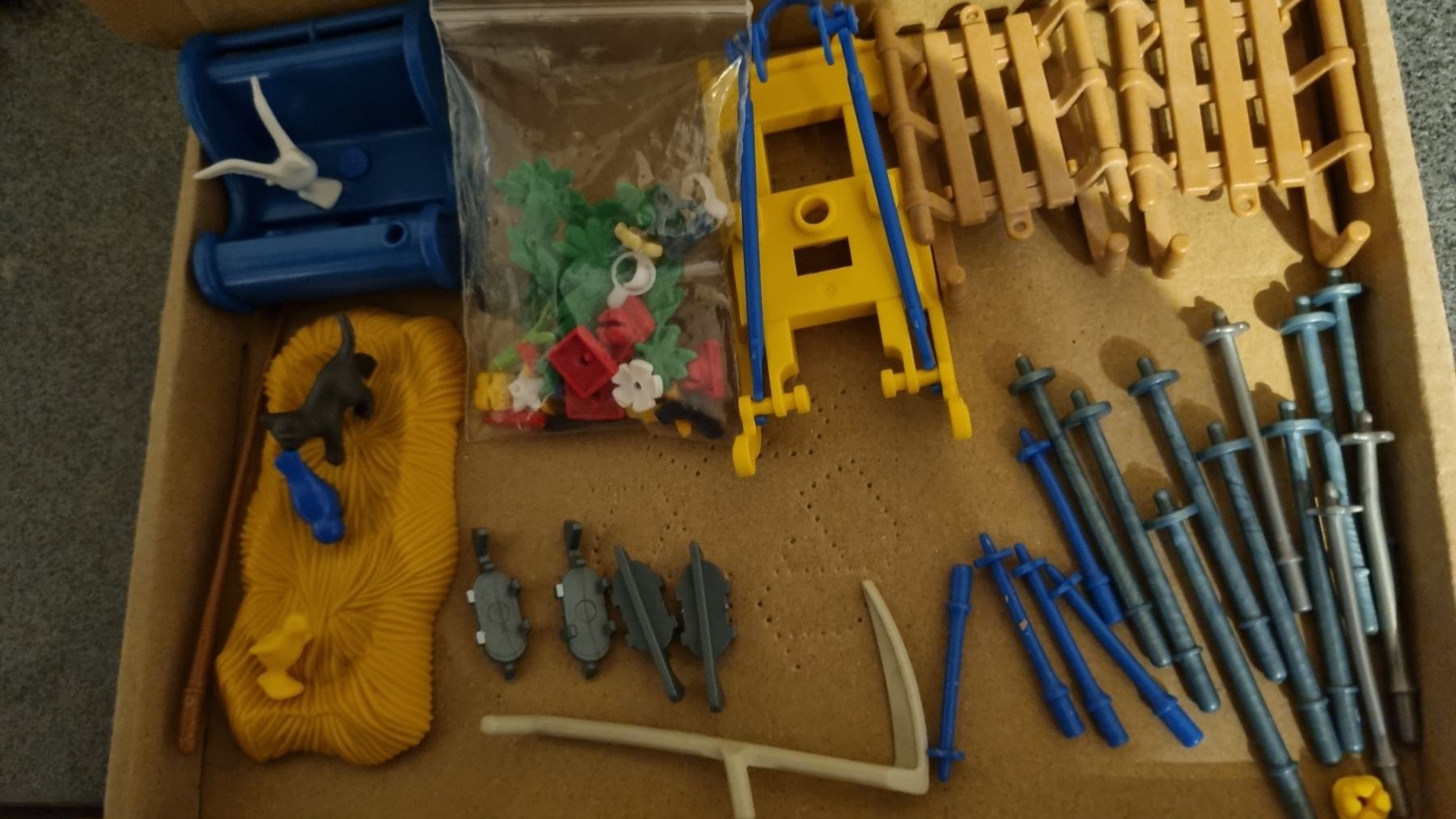 Playmobil Giocattoli: lot de pièces Playmobil – Usato da La Chaux-de-Fonds venduto da mikilo1 3