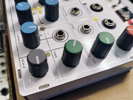 Modern Sounds Pluto Semimodularer Synthesizer