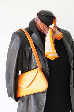 Design Tasche aus Leder & Seidentuch / Handtasche, Foulard
