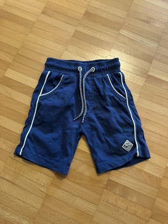Kurze Hose 80