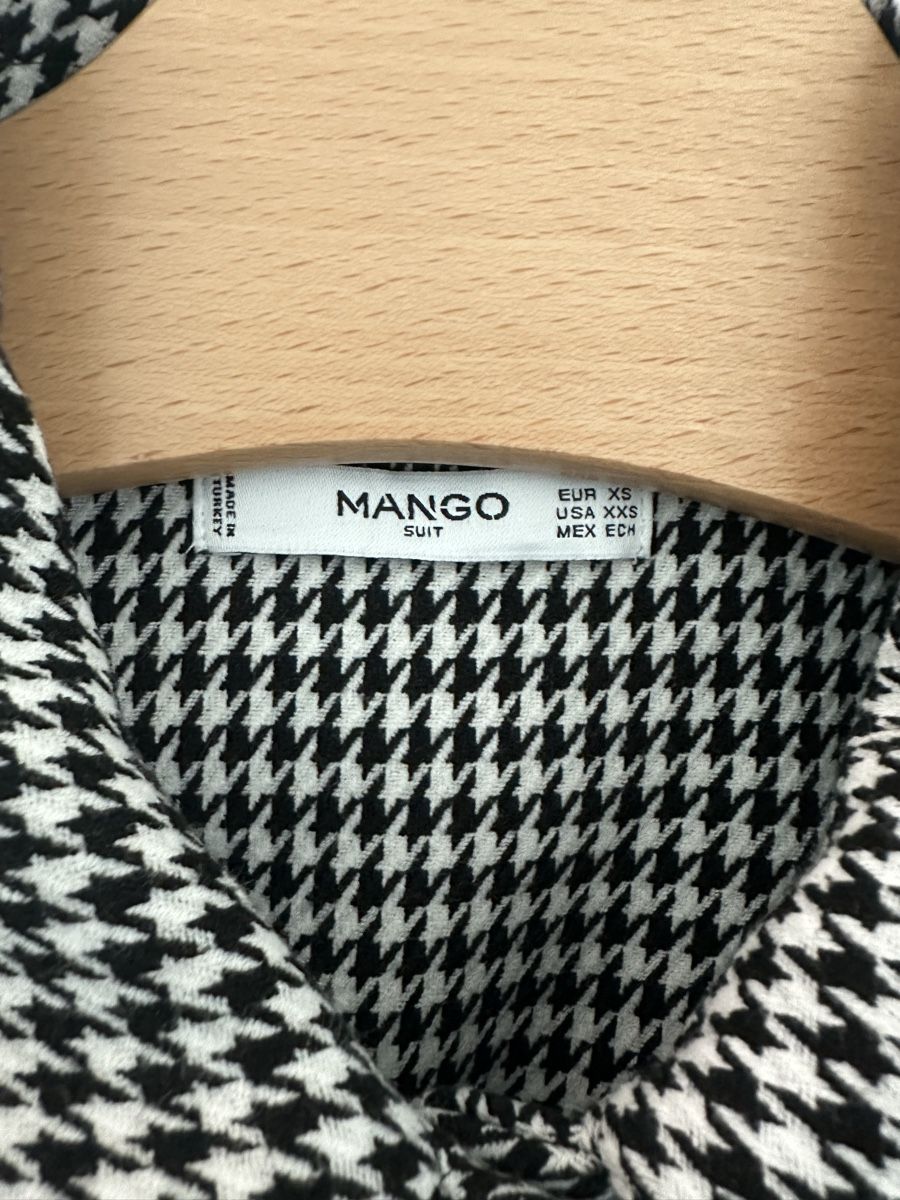 Mango Giacche: Mango Jäckchen XS schwarz weiss – Usato da Zürich venduto da davinciclaude 1