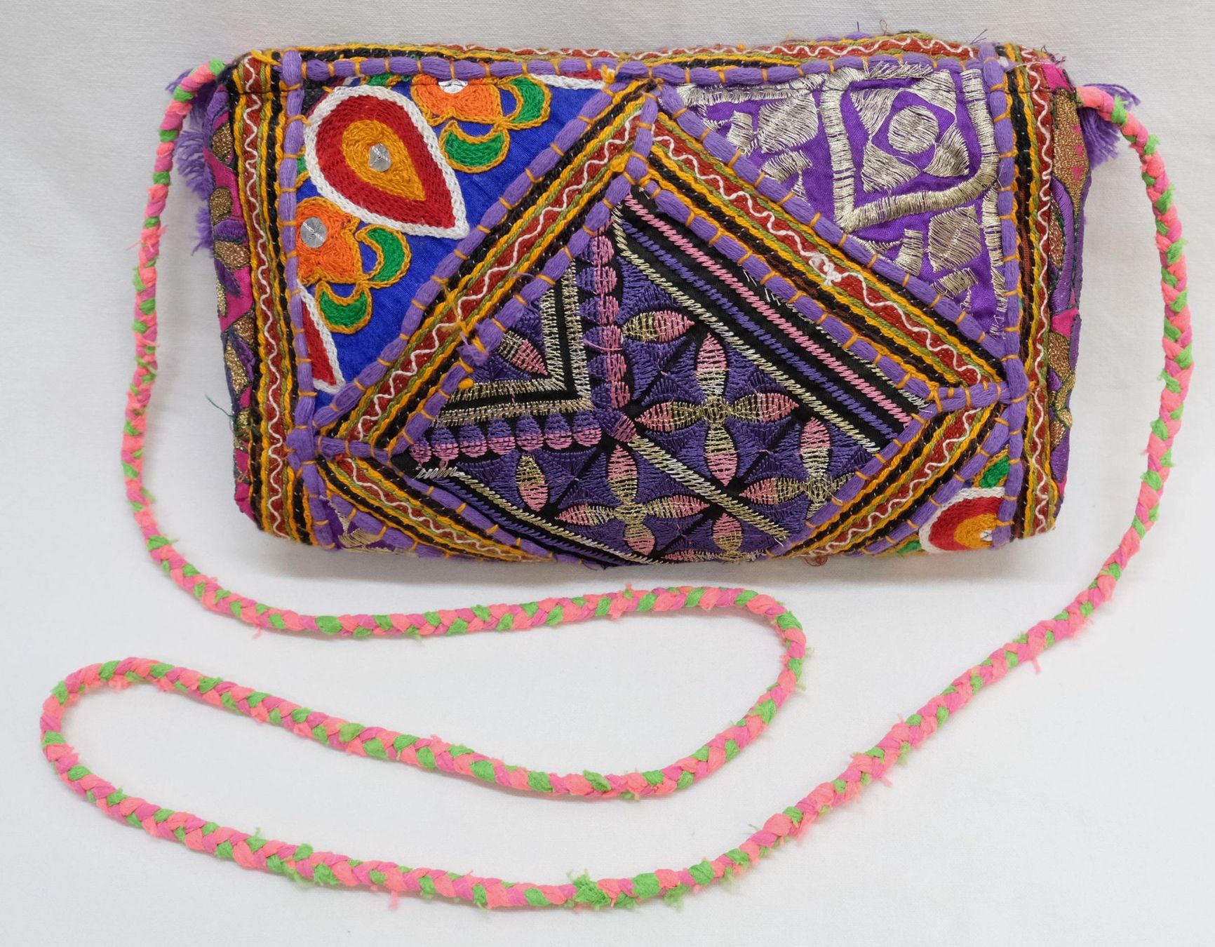 Borse da donna: Stoff Tasche Umhängetasche mit Stickerei Patchwork – Nuovo (secondo la descrizione) da Zürich venduto da Masala-Oase 2