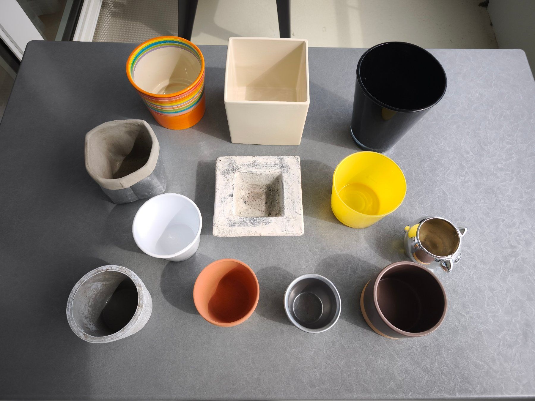Vasi per fiori: Diverse Blumentöpfe - 12 Stück – Usato da Zürich venduto da Bluemex 1