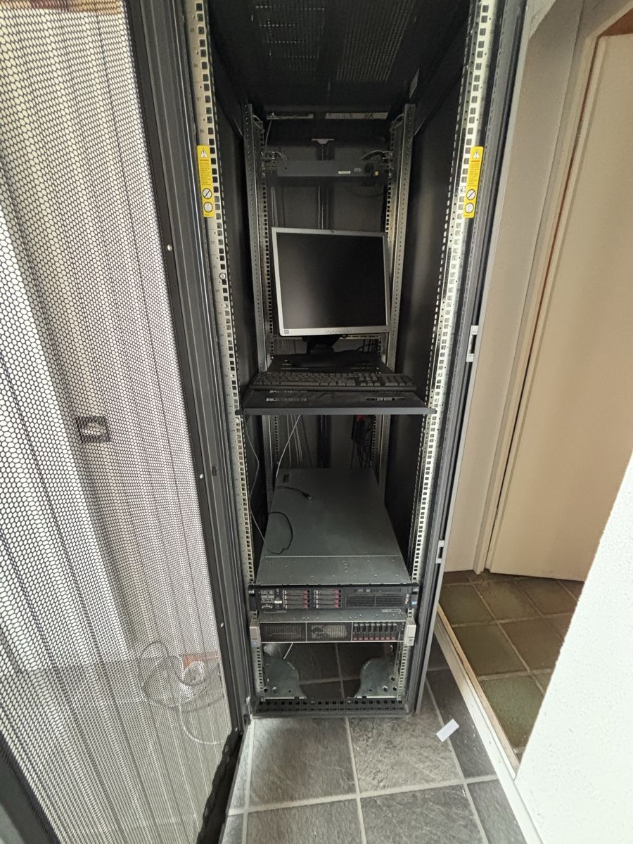 Hewlett Packard Racks & Ständer: Server Rack Schrank HP  - Top Zustand! – Gebraucht aus Kaiserstuhl AG von mar_5k9x 3