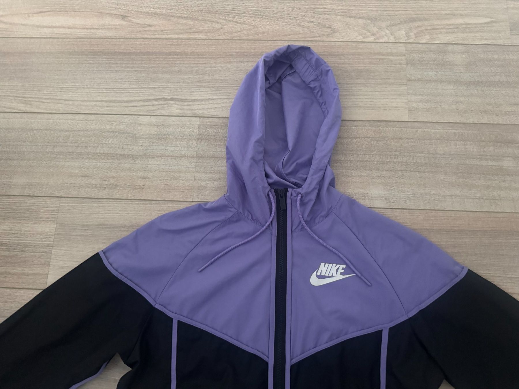 Nike Jacken: NIKE Trainingsjacke Gr. S schwarz/lila – Gebraucht aus Bonstetten von VCLS 1