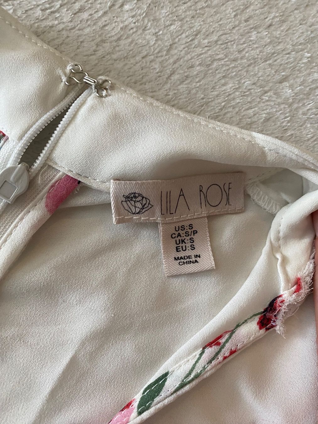 Blusen: Bluse Kurzarm mit Blumenmuster von Lila Rose – Gebraucht aus Tagelswangen von Laurastern1 2
