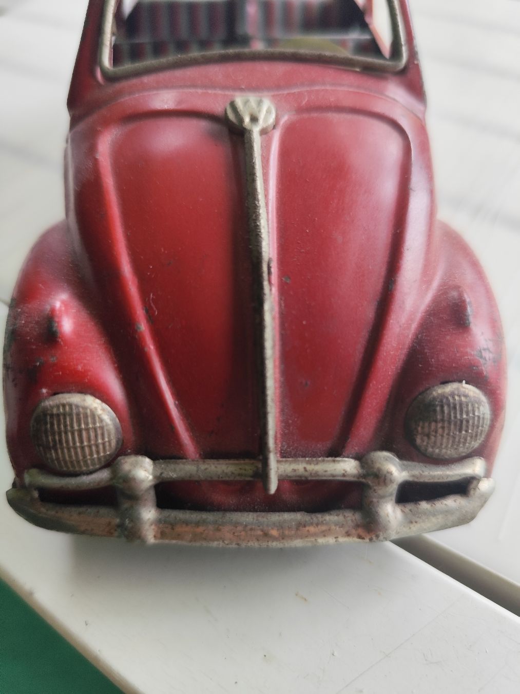Volkswagen Modellini d'auto: Uralter VW käfer aus blech – Usato da minusio venduto da bierbrauer 3