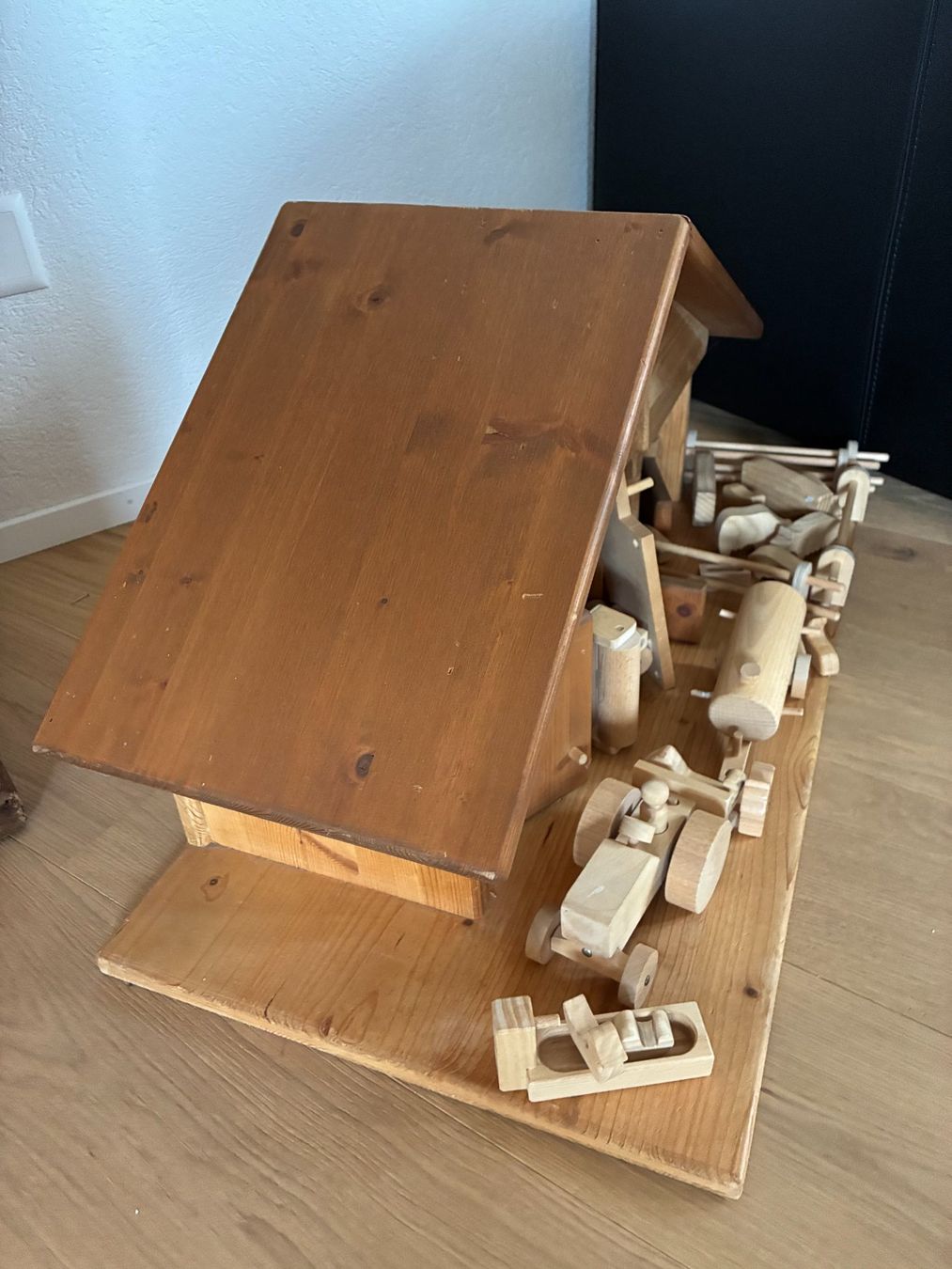 Spielzeuge: Holzspiel Bauernhof – Gebraucht aus Würenlos von cba_b9kw 1