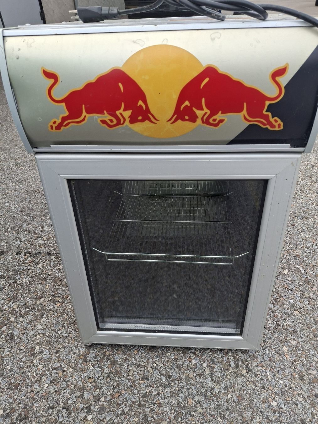 Réfrigérateurs: Frigo originale Red bull  – Défectueux à Giubiasco par Will250_512