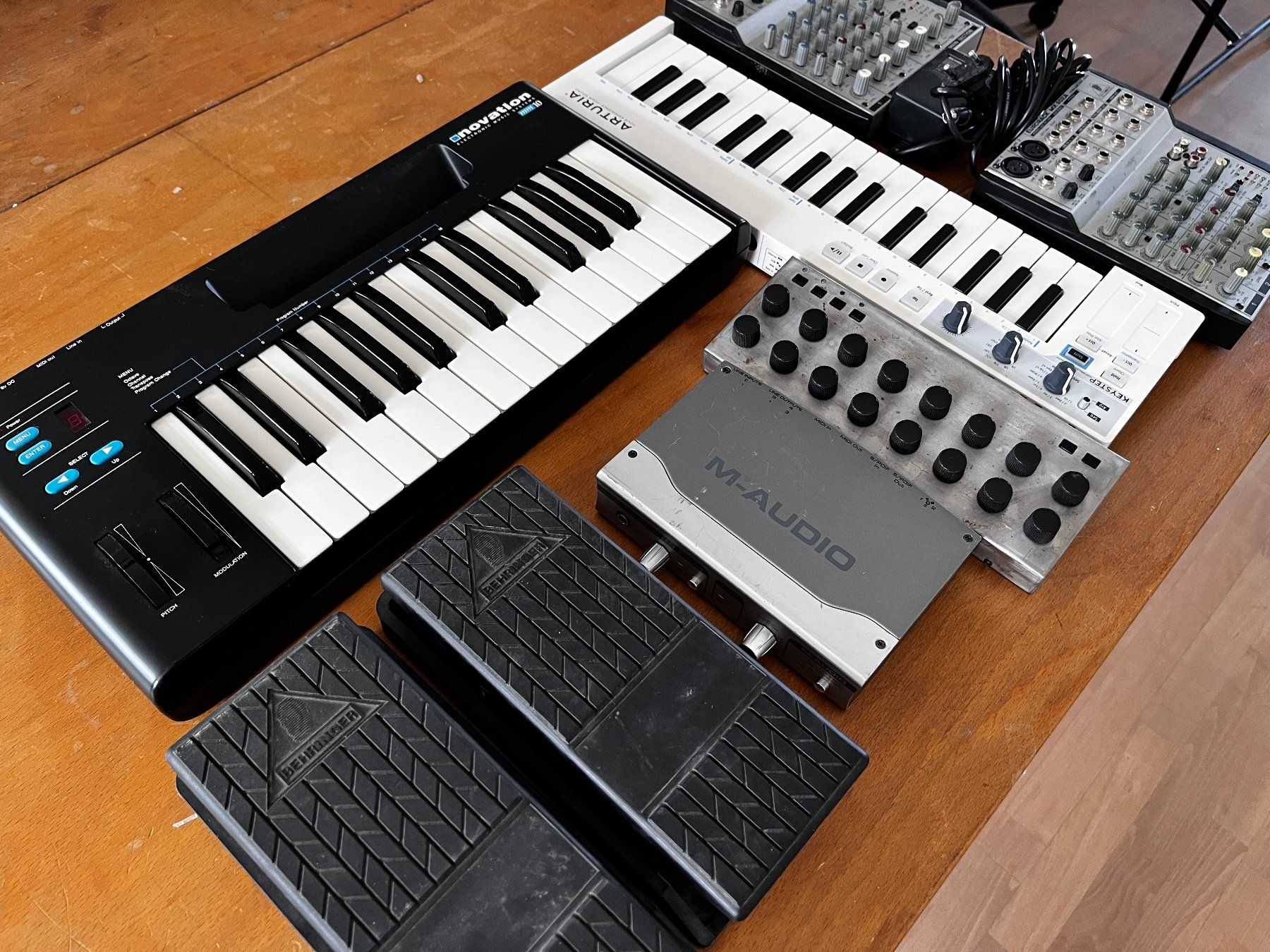Arturia Musikinstrumente: Novation, Arturia, Doepfer, Behringer – Gebraucht aus Wald ZH von pelang56 1