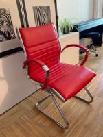 Roter Lederstuhl/-sessel für das Büro oder Wohnzimmer