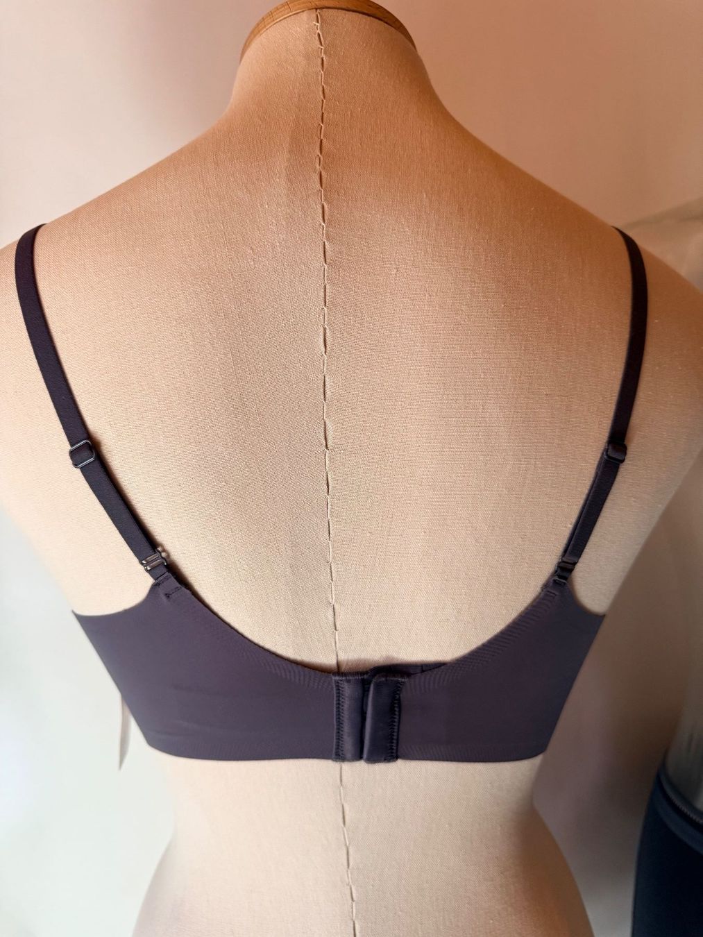 Sloggi Sonstige Unterwäsche: SLOGGI, Bralette ZERO FEEL Ultra, Grösse M, Farbe Dunkelgrau – Neu und originalverpackt aus Rudolfstetten von gst_g7xl 3