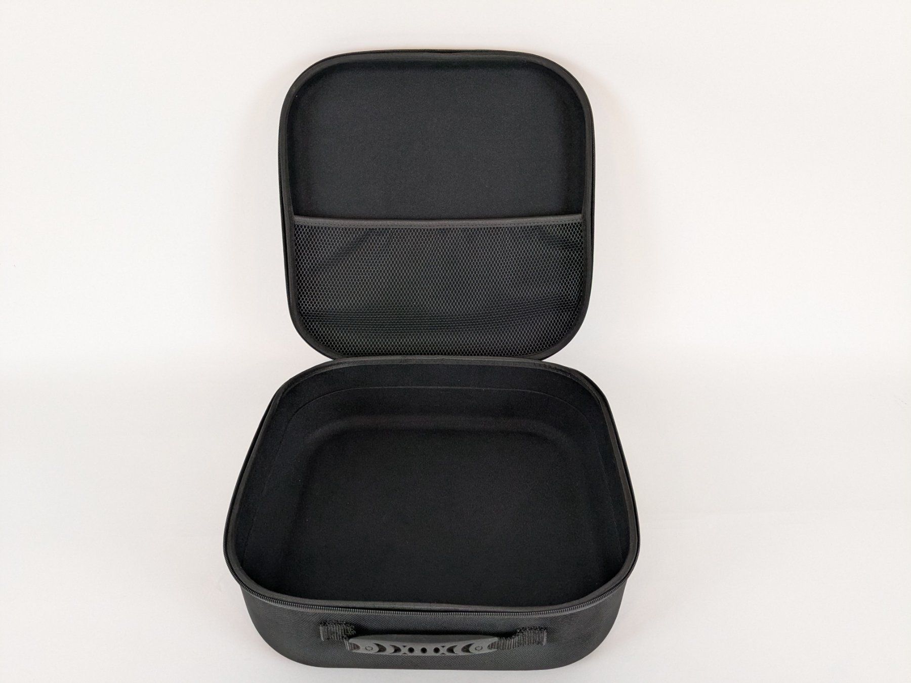 Taschen: QOLTEC Schutztasche Schwarz – Neu (gemäss Beschreibung) aus Thun von Restwert_Thun 2
