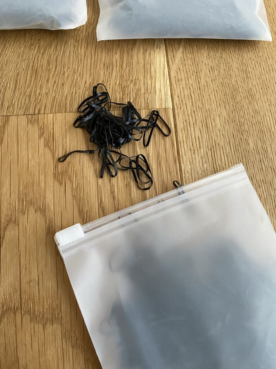 Accessoires pour cheveux: 11 Sets à 1000 Stk. Haargummis / Flechten – Neuf avec emballage d'origine à Hinwil par crn139 1