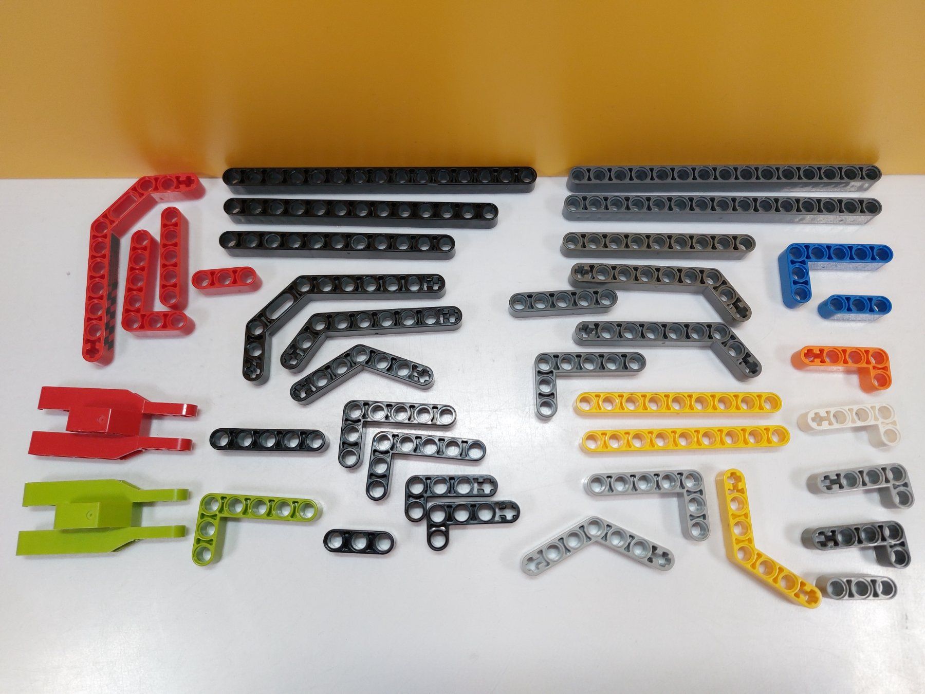 Lego Kit di costruzioni: LEGO Technic Ersatzteile Lochbalken – Usato da St.Gallen venduto da TinasBauundSpiel 3