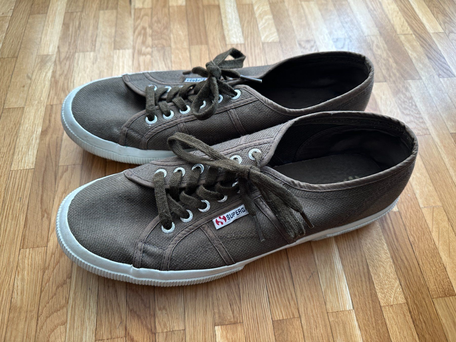 Superga Herrenschuhe: Superga 2750 Classic Brown Canvas Size EU44 – Gebraucht aus Lausanne von brixton