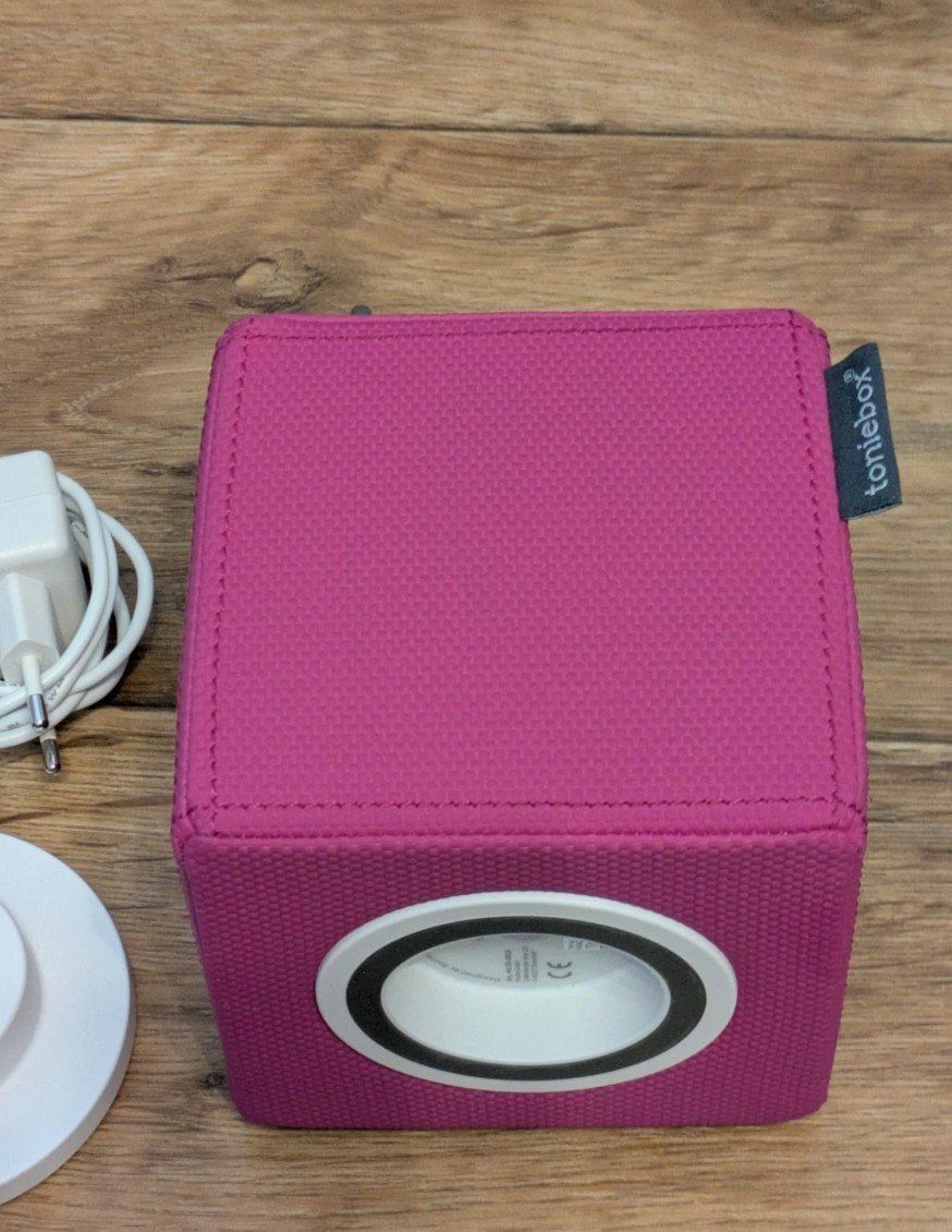 Giocattoli: Toniebox Toniesbox Beere mit Kabel – Usato da Aristau venduto da toni.1 3