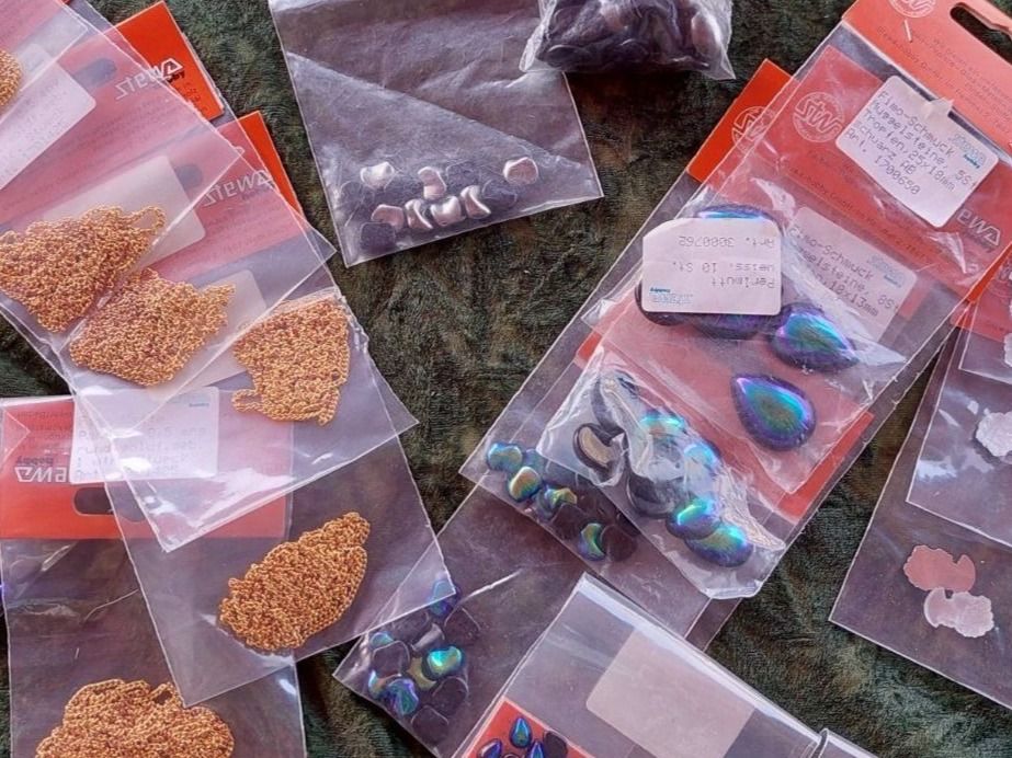 Kit bricolage: 24 TEILE STEWA SCHMUCKBASTELSET – Nuovo e nell'imballaggio originale da Huttwil venduto da Kunterbuntli