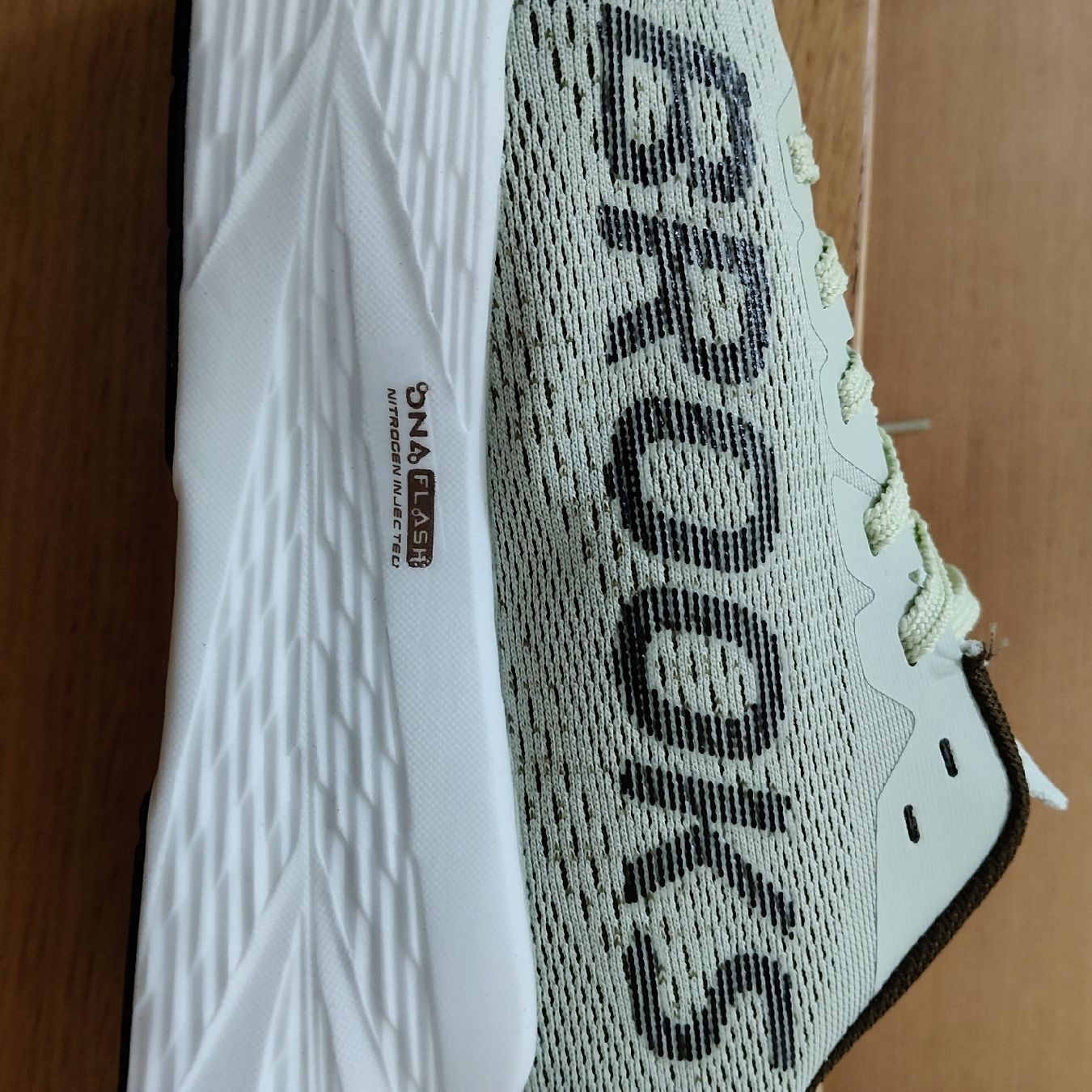 Brooks Chaussures hommes: Brooks Hyperion Max Running Shoes Size 44 new – Neuf avec emballage d'origine à Eysins par kir_9kz8 1
