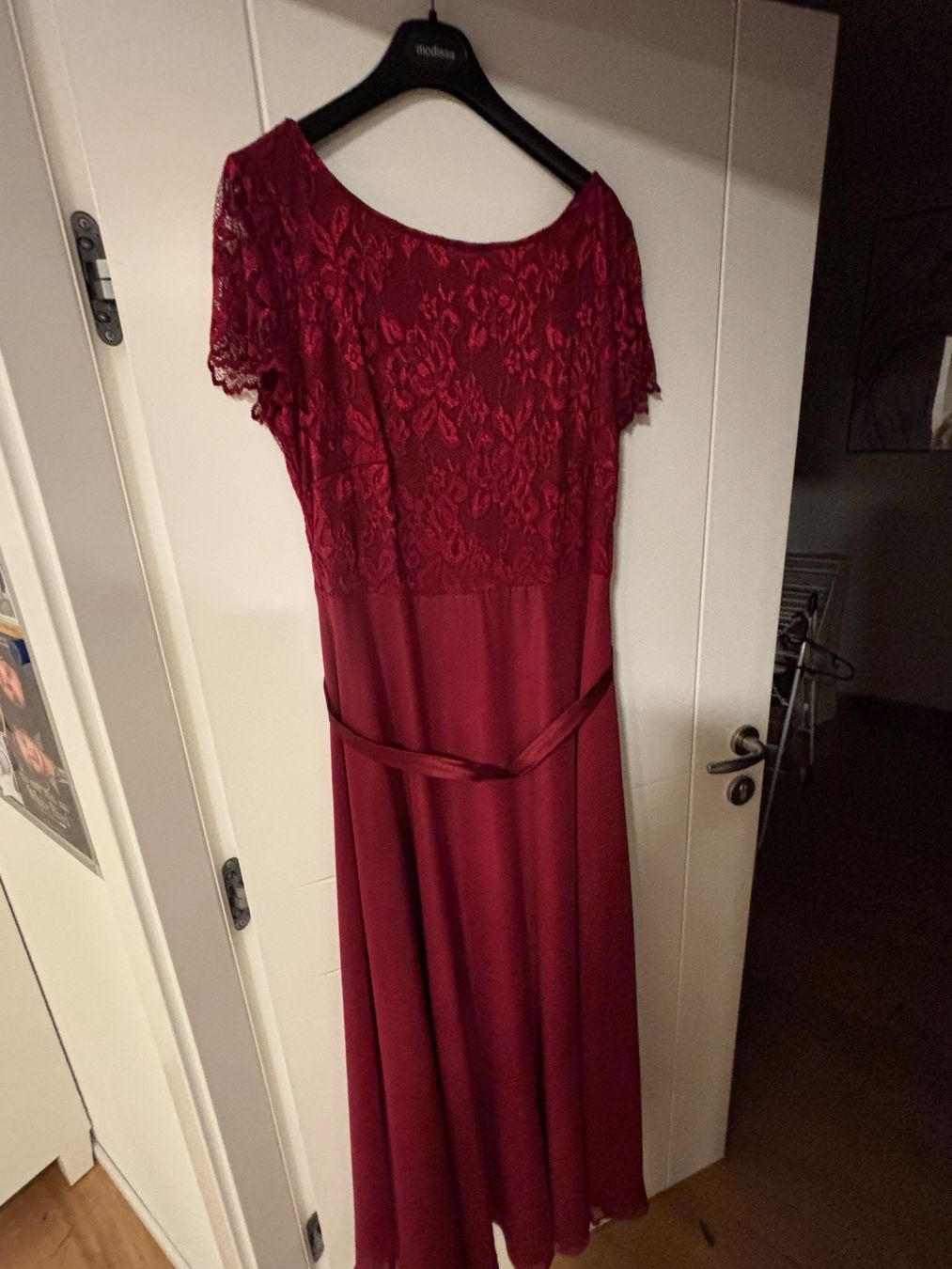 Vestiti: Rotes Vera Mont Kleid mit Spitze, Grösse 46 – Usato da Winterthur venduto da rub_s6ph