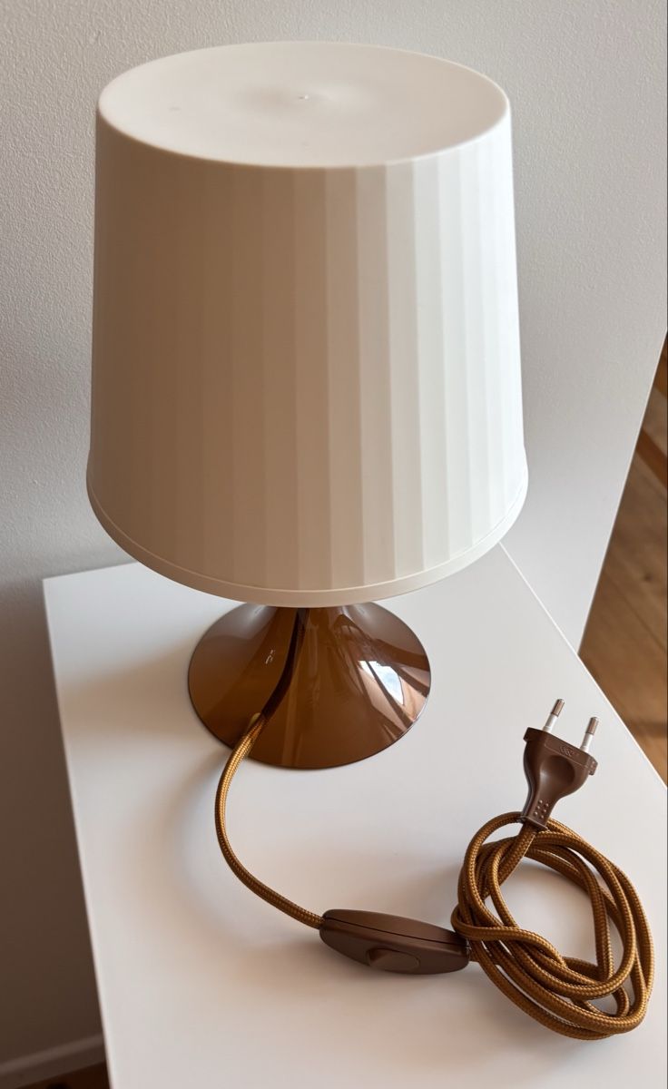 Lampes: table lamp – D'occasion à Kilchberg ZH par ben_pc68 2