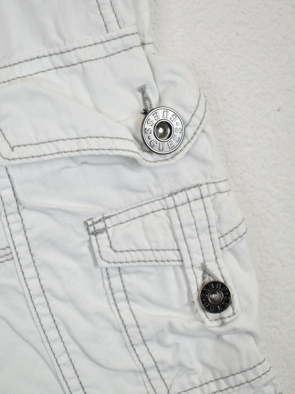 Guess Pantaloni: Guess Shorts, W38 – Usato da Nürensdorf venduto da 2ND_STORY 3