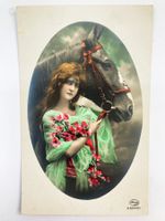 Fotopostkarte Frau mit Pferd Handkoloriert - um 1920 Antik
