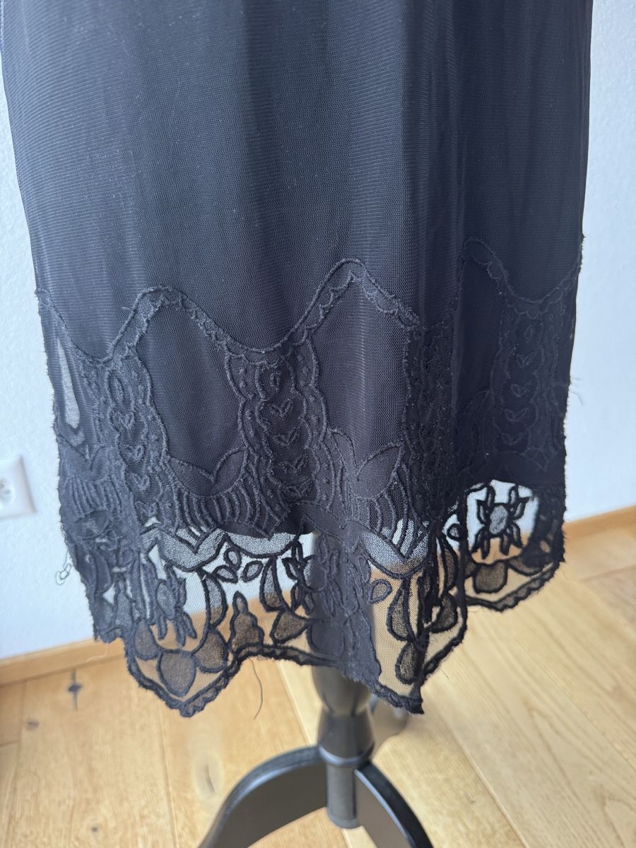Guess Kleider: Schickes, schwarzes Guess Kleid mit Spitze, Grösse S – Gebraucht aus Schiers von lenisenka 2