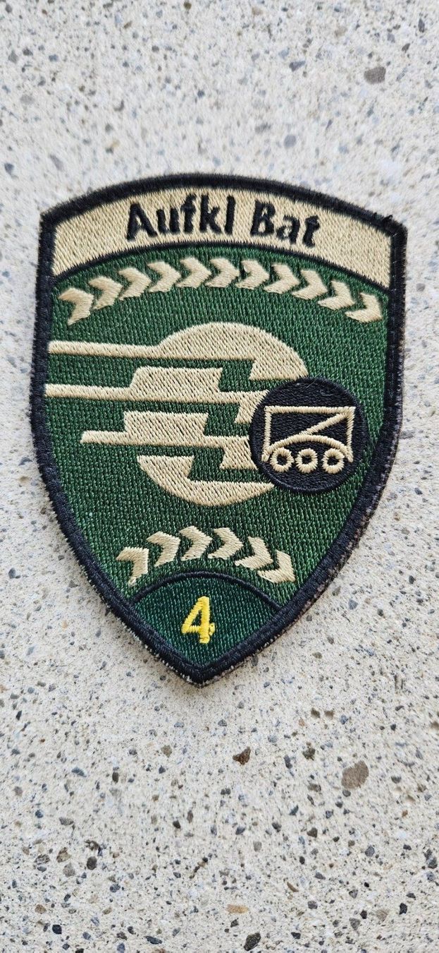 Schweizer Armee Plaketten & Abzeichen: *** Badge Infanterie mit klett *** – Neu und originalverpackt aus Riedholz von fr_sIruP