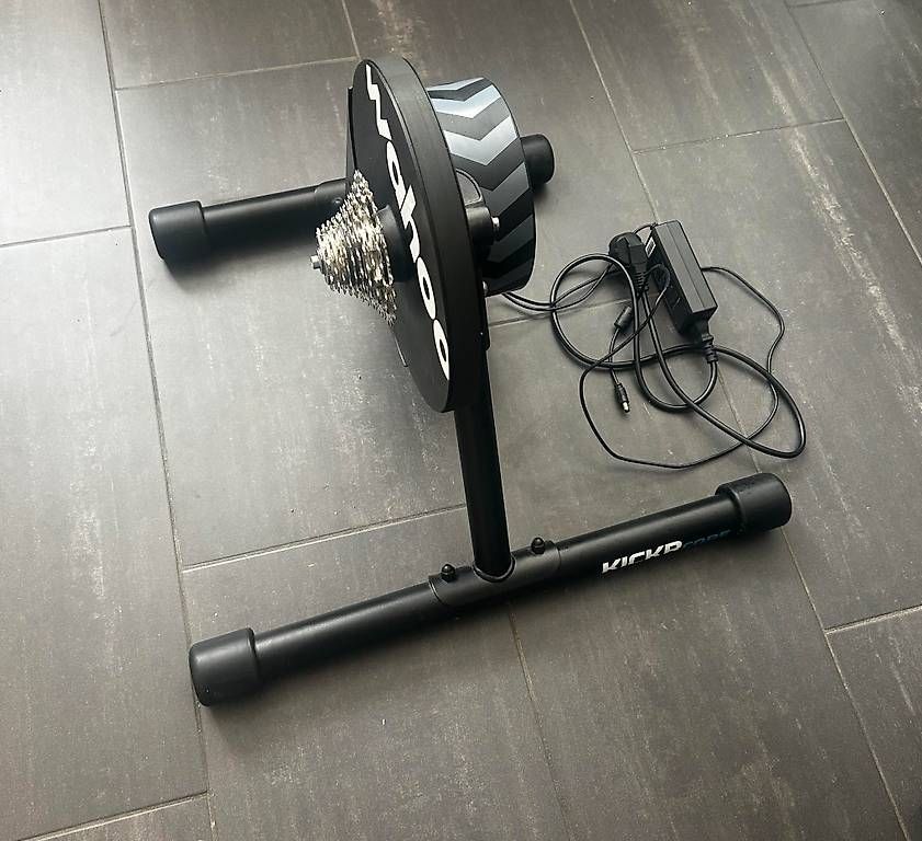 Hometrainer: Wahoo Kickr Core + cassette - très bon état – Usato da Veyrier venduto da kbo_77sl
