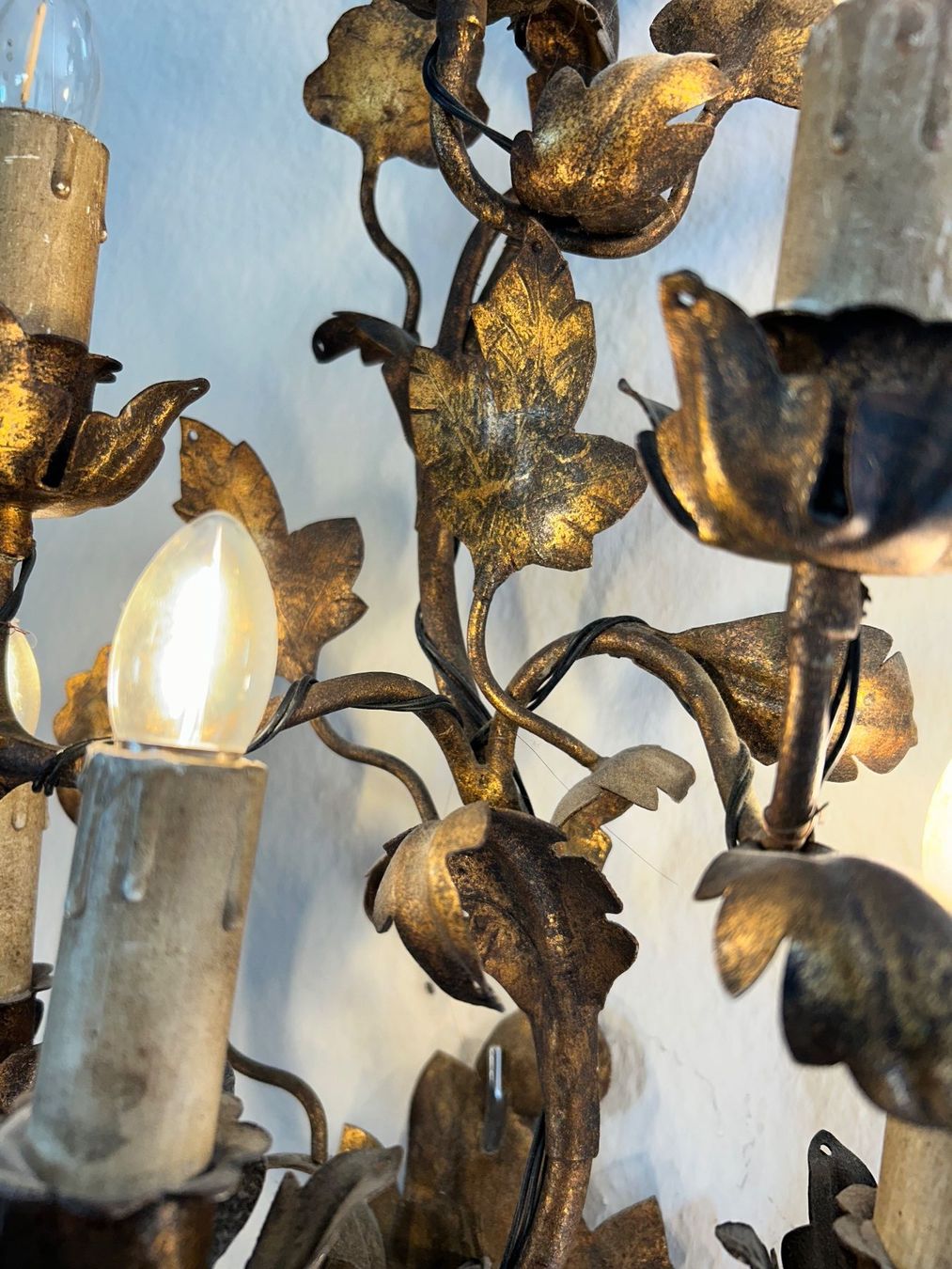 Lampade: Wunderschöne alte Wandlampe mit floralem Design – Usato da Bremgarten b. Bern venduto da Thermes 3