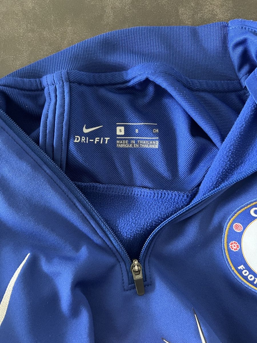 Nike Canottiere & Pantaloni: Ensemble training Chelsea Vintage – Usato da Pully venduto da Afagone 2