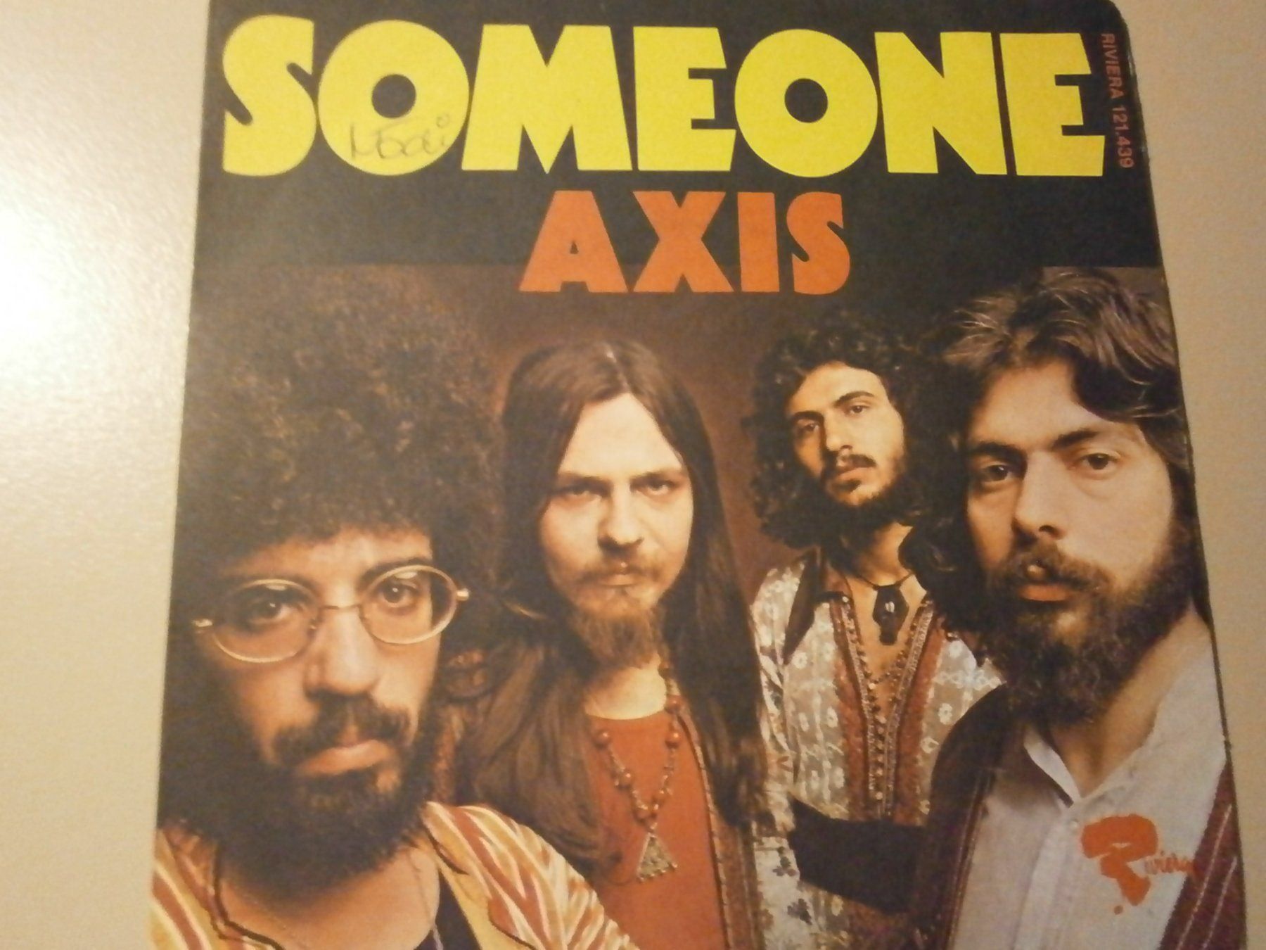 Vinyles: Vinyl-Single Axis - Someone – D'occasion à Langenthal par Modo39