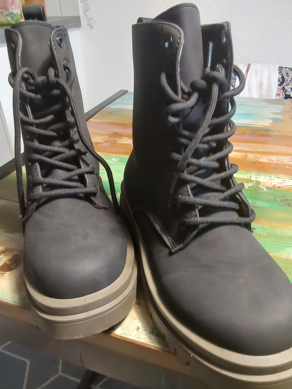 Scarpe da uomo: Bottes noir style combat taille 36 – Nuovo (secondo la descrizione) da Brügg BE venduto da rup_p6cw 4