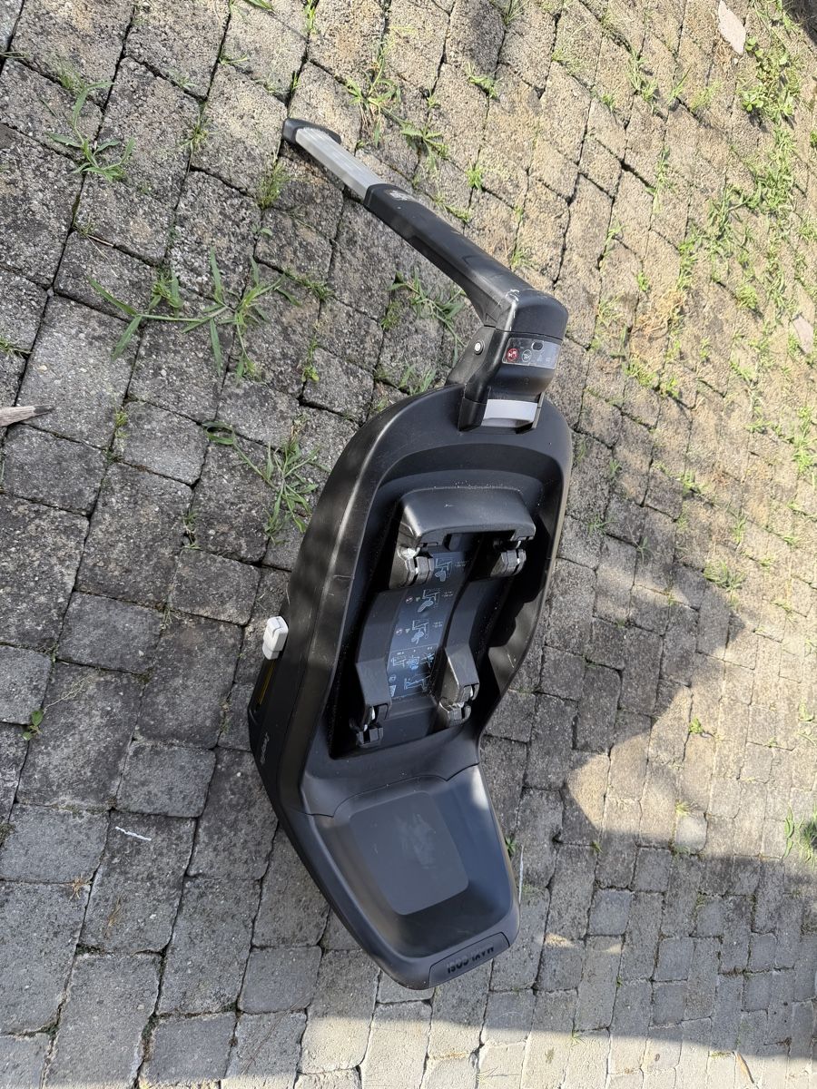 Seggiolini per auto: Isofix Station – Usato da Rottenschwil venduto da VMMW93