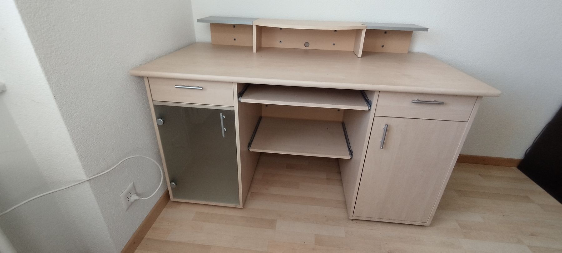 Scrivanie: Büro Tisch – Difettoso da Zuchwil venduto da jsk_mkr6