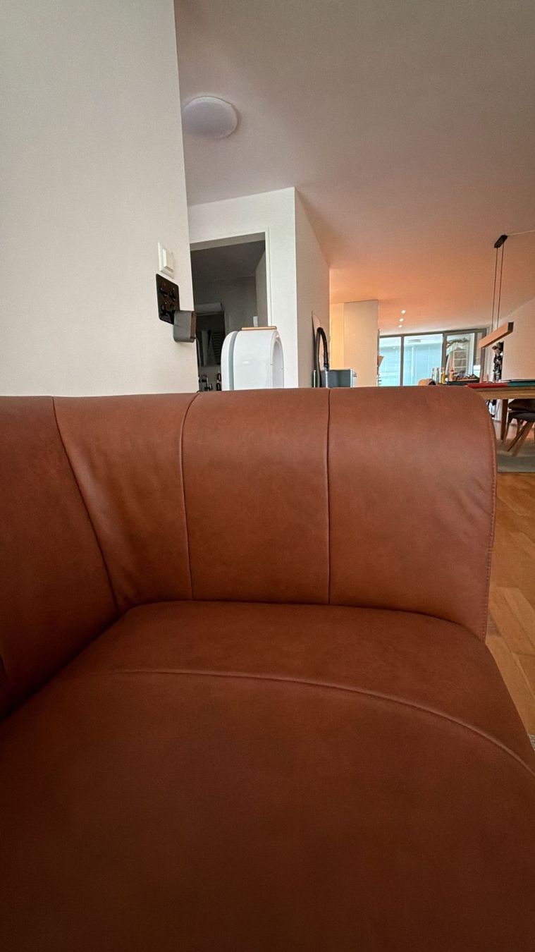 Ikea Divani: Leder Sofa – Usato da Zürich venduto da ENG_CEN 2