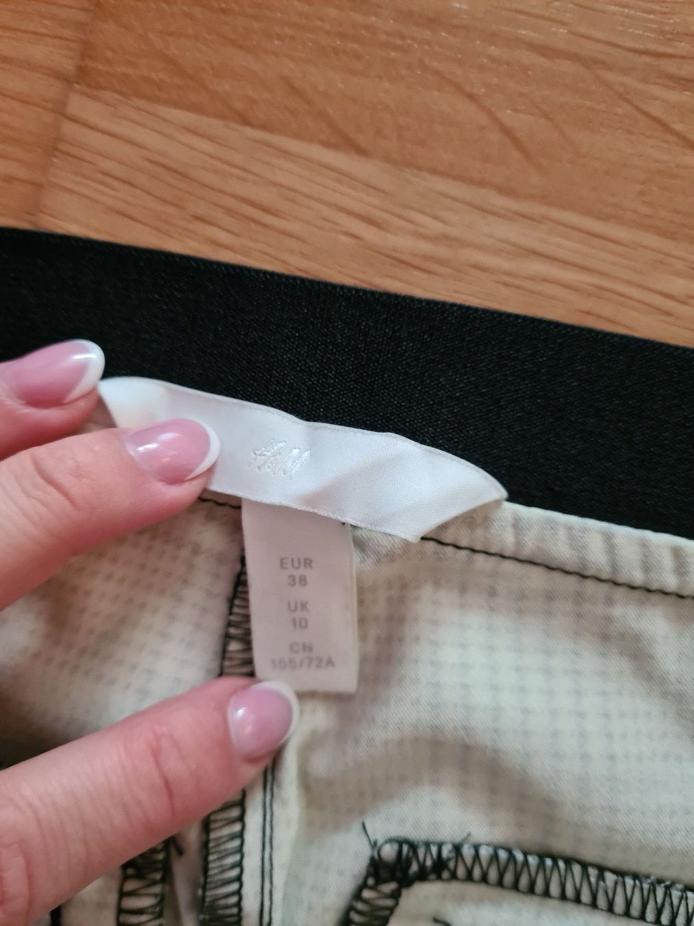 H&M Pantaloni: H&M Damenhose Gr. 38 – Usato da Jona venduto da Good_luck_ 1