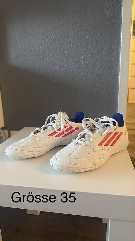 Schuhe für Jungen: Schuhe Fussball – Gebraucht aus Ebikon von prenqajf